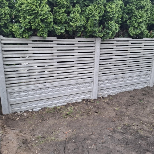 Ogrodzenia betonowe model Kreski 1,5m wys. Cena za przęsło 2mb. ogrodzenia.